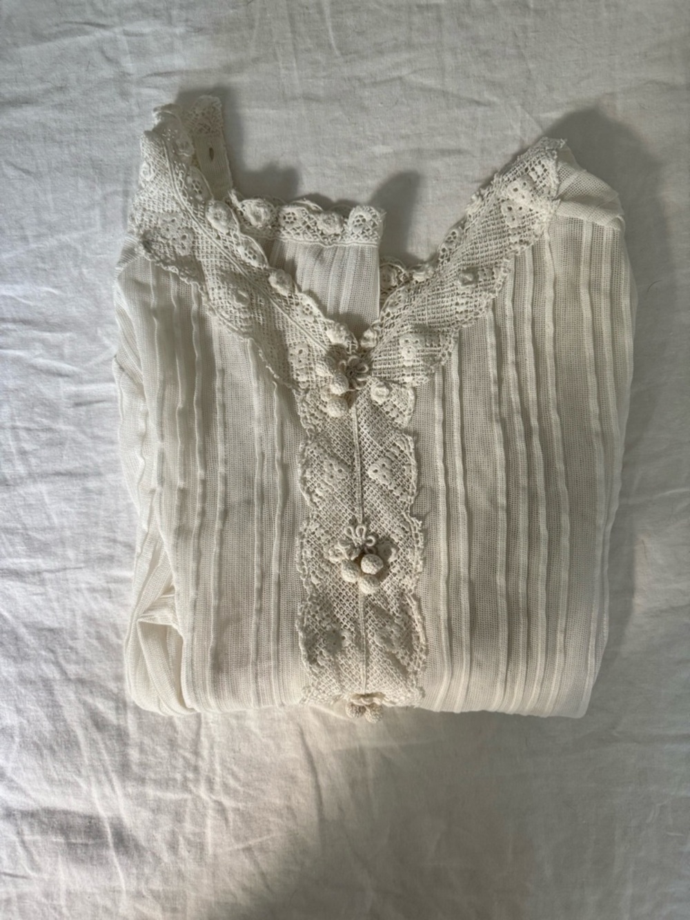 DÔEN lace top